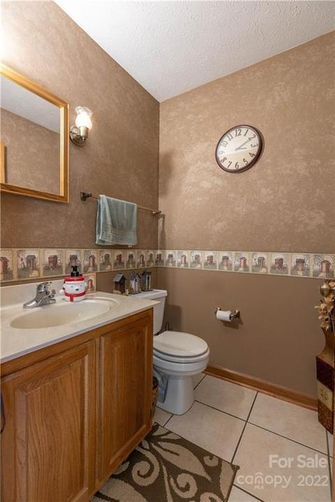 208 Sequoyah Cir, Morganton, NC 28655 photo 12