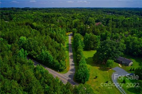 1530 Union Rd, Matthews, NC 28104