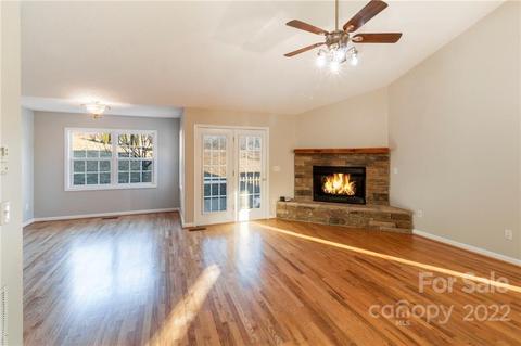 102 Harrison Dr, Clyde, NC 28721 photo 6
