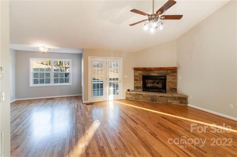 102 Harrison Dr, Clyde, NC 28721 photo 5
