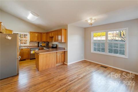 102 Harrison Dr, Clyde, NC 28721 photo 8