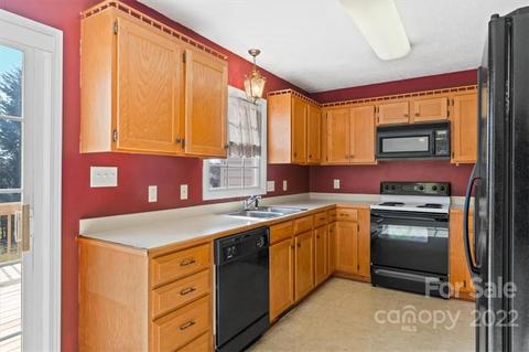 1391 Millrace Dr, Conover, NC 28613 photo 10