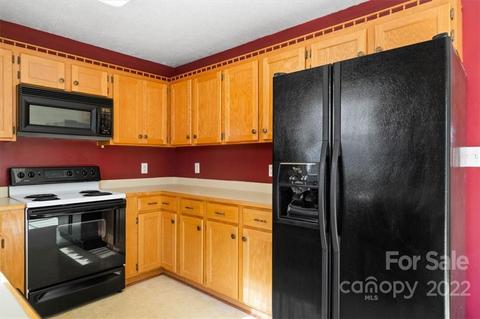 1391 Millrace Dr, Conover, NC 28613 photo 8