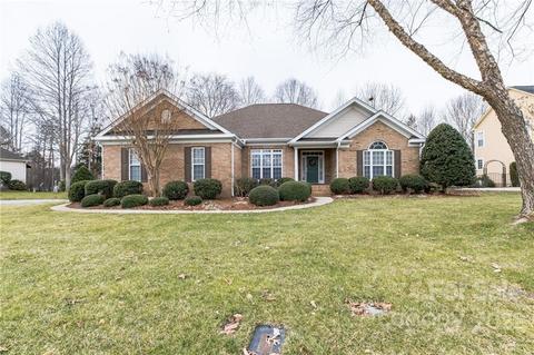 1391 Valhalla Dr, Denver, NC 28037 photo 1