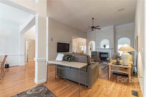 1391 Valhalla Dr, Denver, NC 28037 photo 3