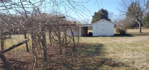 568 Memorial Hwy, Harmony, NC 28634 photo 8