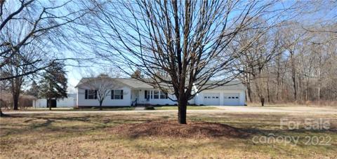 568 Memorial Hwy, Harmony, NC 28634 photo 4
