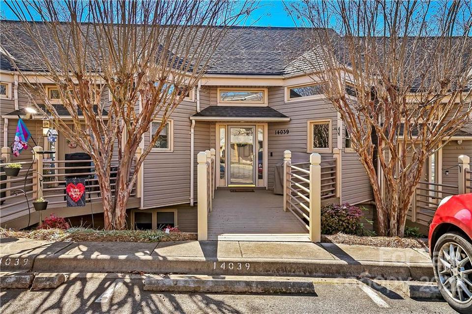 14039 Queens Harbor Rd, Charlotte, NC 28278 28 Photos MLS 3826387