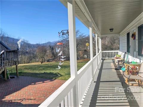 105 E Sylva Cir, Sylva, NC 28779 photo 6