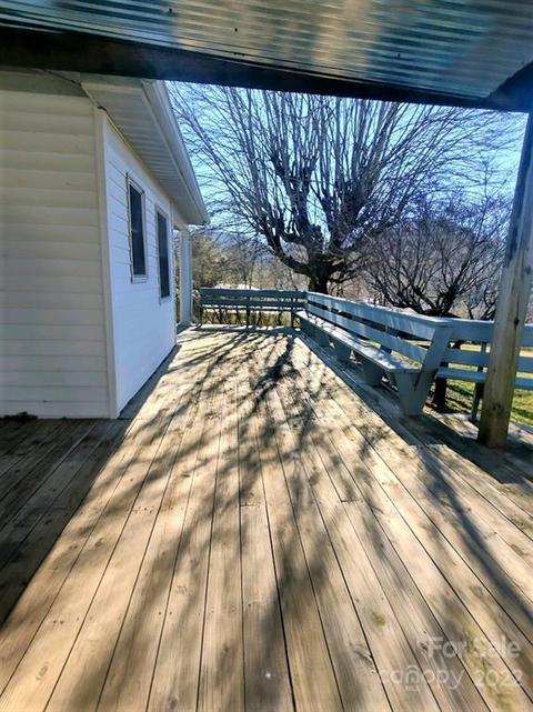 105 E Sylva Cir, Sylva, NC 28779 photo 9