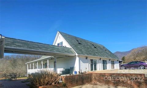 105 E Sylva Cir, Sylva, NC 28779 photo 4