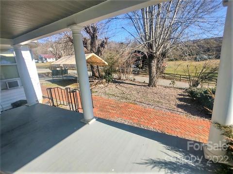 105 E Sylva Cir, Sylva, NC 28779 photo 8