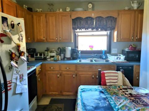 105 E Sylva Cir, Sylva, NC 28779 photo 19
