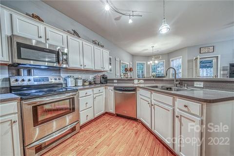 10000 Willow Leaf Ln, Cornelius, NC 28031 photo 9
