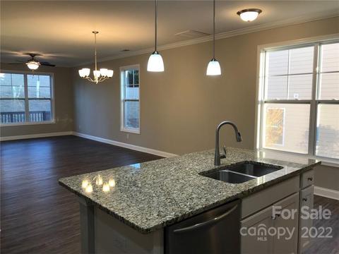 978 Pennington Dr, Lancaster, SC 29720 photo 2