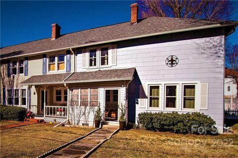 138 Maple St, Badin, NC 28009