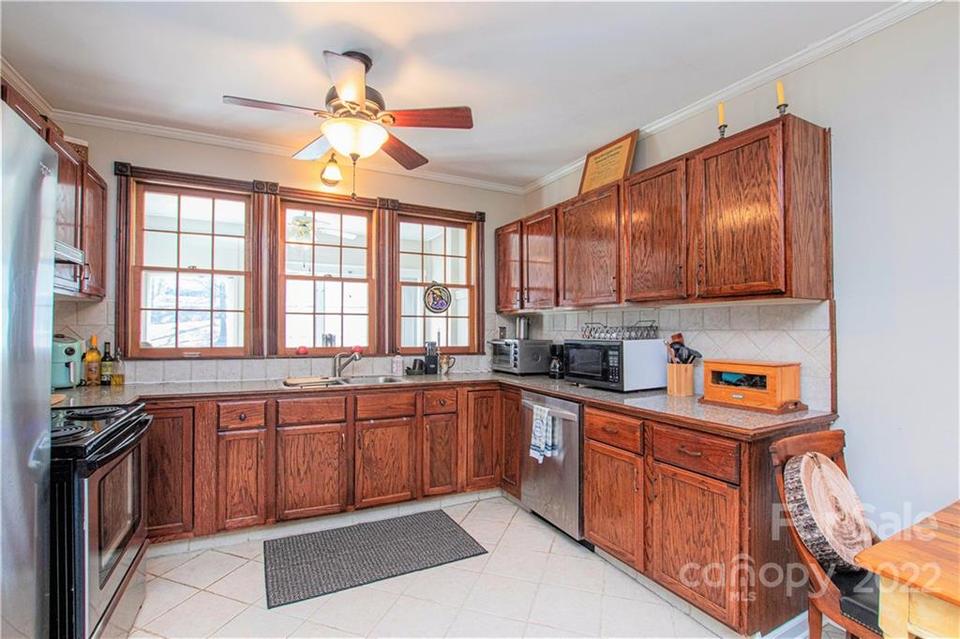  138 Maple St, Badin, NC 28009 photo 11