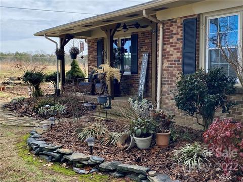 512 Blacksnake Rd, Stanley, NC 28164 photo 2