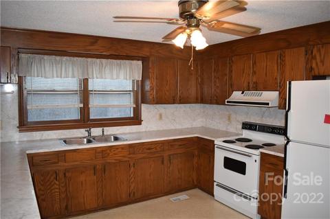 511 Valley Rd, Marion, NC 28752 photo 9