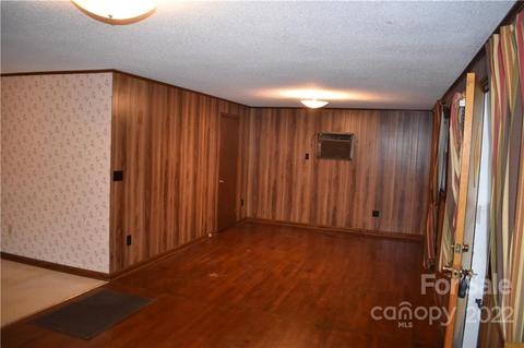 511 Valley Rd, Marion, NC 28752 photo 4