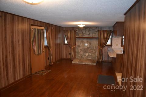 511 Valley Rd, Marion, NC 28752 photo 3