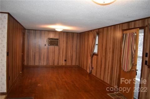 511 Valley Rd, Marion, NC 28752 photo 5