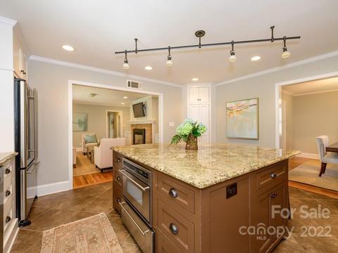 3326 Gresham Pl, Charlotte, NC 28211 photo 13