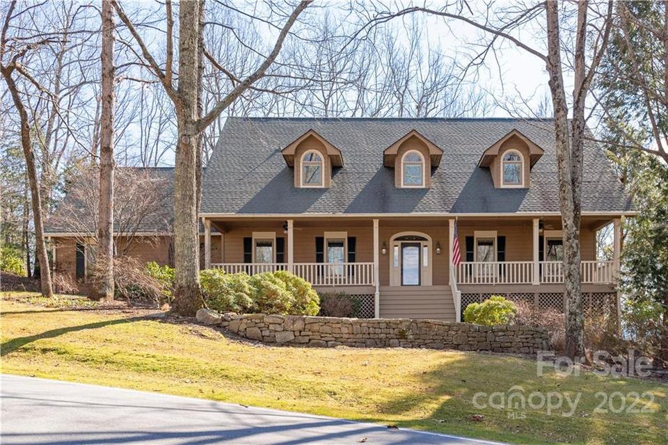 100 Little Cherokee Rdg, Hendersonville, NC 28739 32 100 Little Cherokee Rdg, Hendersonville, NC 28739 32