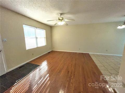 5480 Cedarbrook Ct, Conover, NC 28613 photo 3
