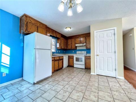 5480 Cedarbrook Ct, Conover, NC 28613 photo 6