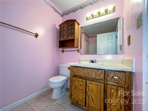 5480 Cedarbrook Ct, Conover, NC 28613 photo 9