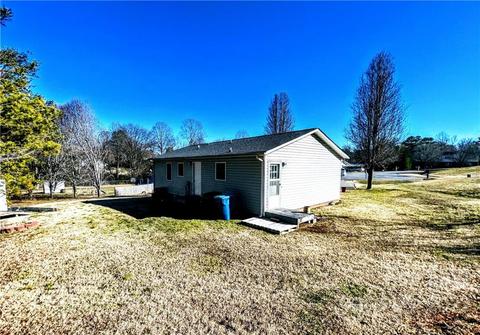 5480 Cedarbrook Ct, Conover, NC 28613 photo 11