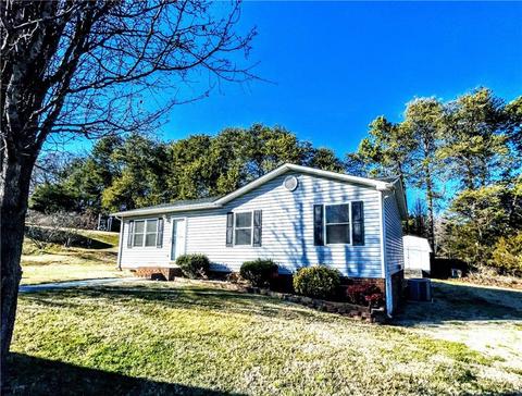 5480 Cedarbrook Ct, Conover, NC 28613 photo 1