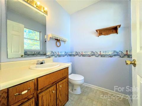 5480 Cedarbrook Ct, Conover, NC 28613 photo 8