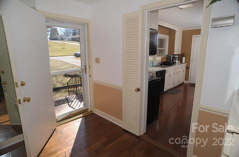 1037 Emerald St, Salisbury, NC 28144 photo 5