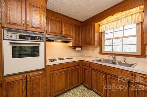 219 4th St, Conover, NC 28613 photo 11