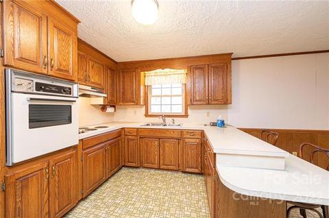 219 4th St, Conover, NC 28613 photo 10