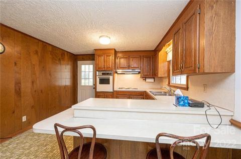 219 4th St, Conover, NC 28613 photo 8