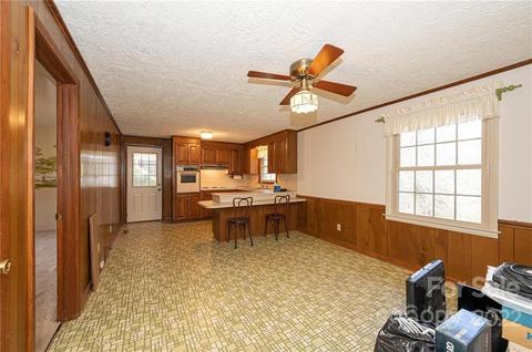 219 4th St, Conover, NC 28613 photo 5