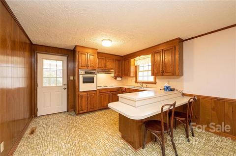 219 4th St, Conover, NC 28613 photo 9