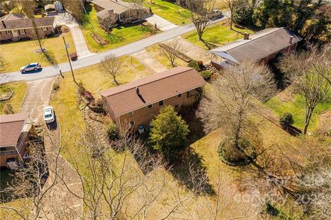 219 4th St, Conover, NC 28613 photo 3