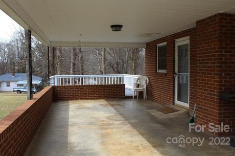 2292 Crestview St, Morganton, NC 28655 photo 3