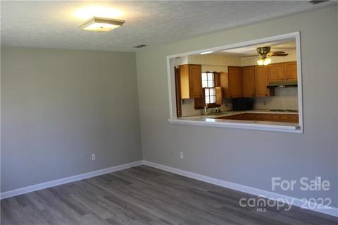 2292 Crestview St, Morganton, NC 28655 photo 9