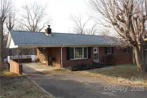 2292 Crestview St, Morganton, NC 28655 photo 1