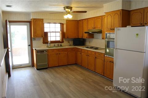 2292 Crestview St, Morganton, NC 28655 photo 10