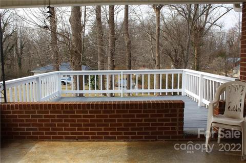 2292 Crestview St, Morganton, NC 28655 photo 4