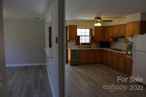 2292 Crestview St, Morganton, NC 28655 photo 13