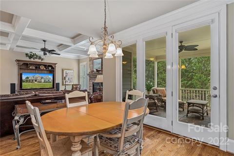 18706 Floyd Ct, Davidson, NC 28036 photo 14
