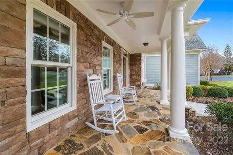 18706 Floyd Ct, Davidson, NC 28036 photo 4