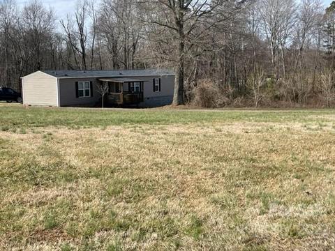 519 Lake Mullis Rd, Harmony, NC 28634 photo 4